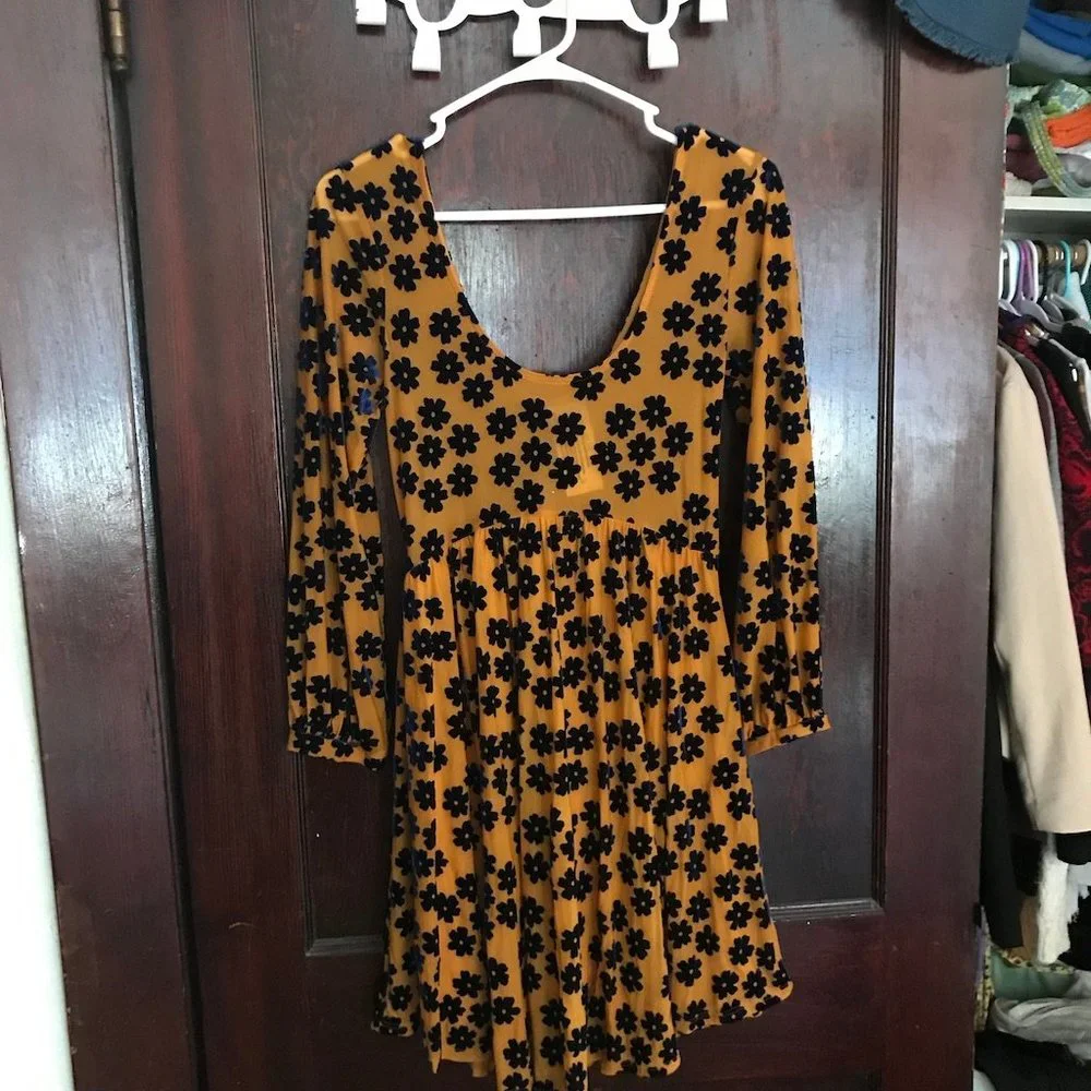 Free People Mini - Picture 1 of 3